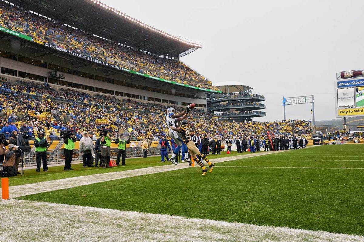 2013-1117-Calvin-Johnson-Ike-Taylor-op3e-66582.jpg
